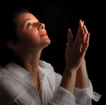 woman_prayer_comfort
