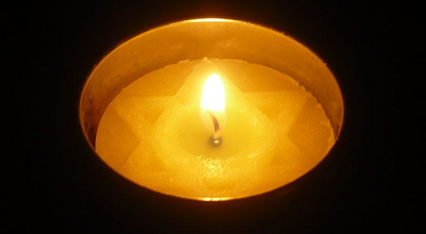 Yom Hashoah candle