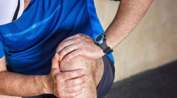 Knee pain and knee injuries can be treated with natural substances.