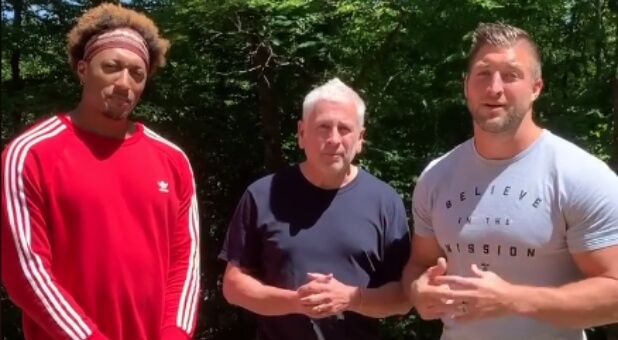 Tim Tebow, Louie Giglio, Lecrae Visit Ravi Zacharias After Dire Cancer Prognosis