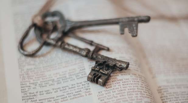 Prophetic Vision: The Keys to Unlock Authority, the Heavens and God’s Favor